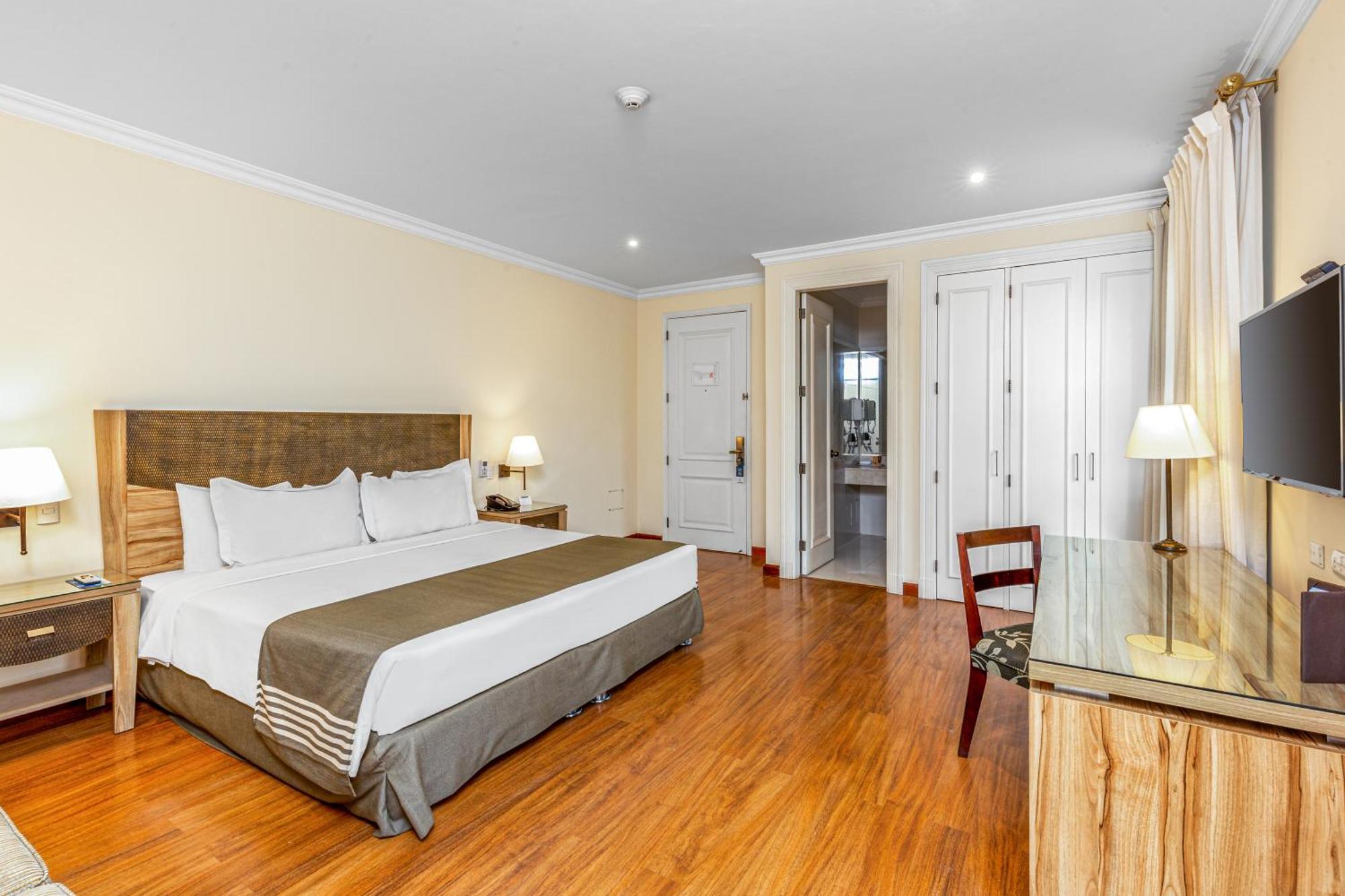 Lp Los Portales Hotel Piura Buitenkant foto